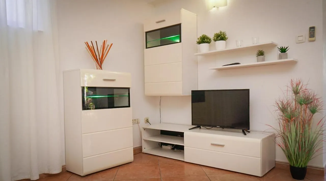 Apartments Roberta Novigrad