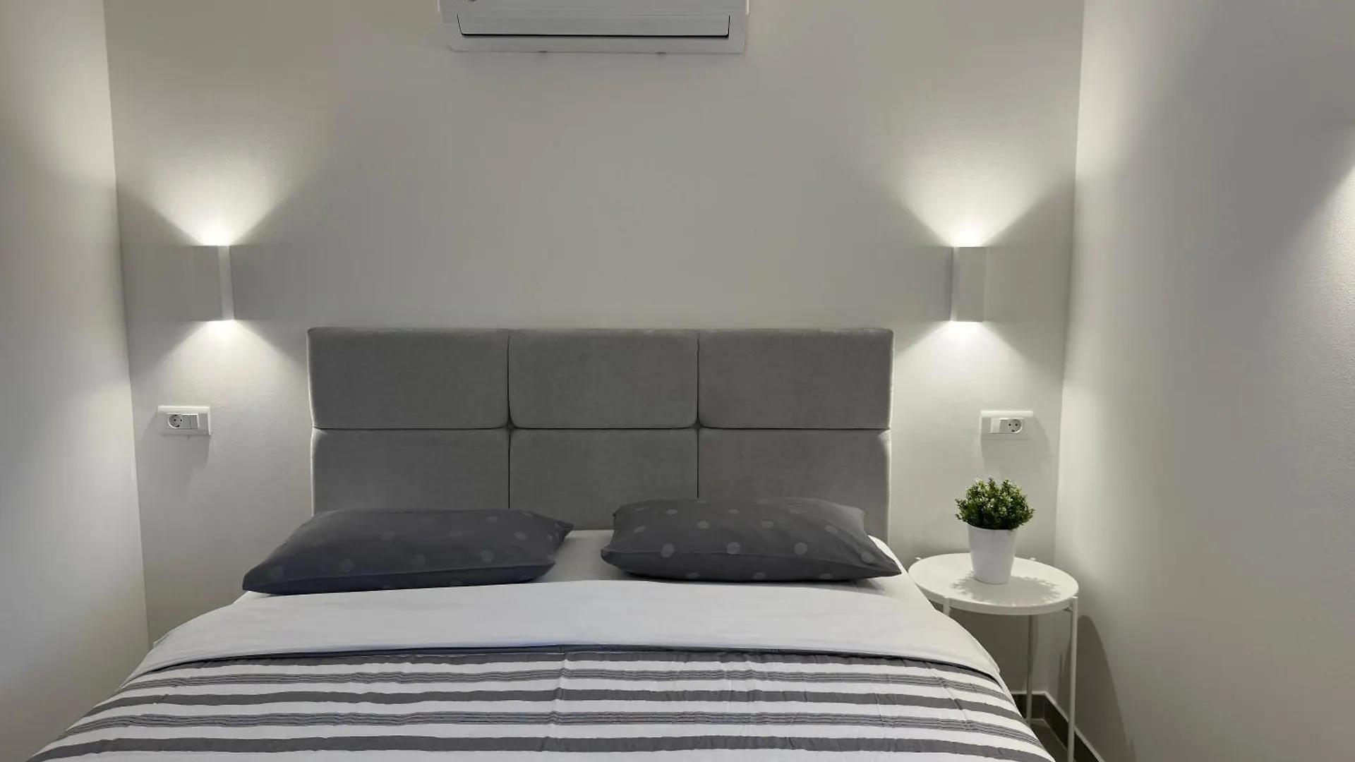 Apartments Roberta Novigrad  Croatia