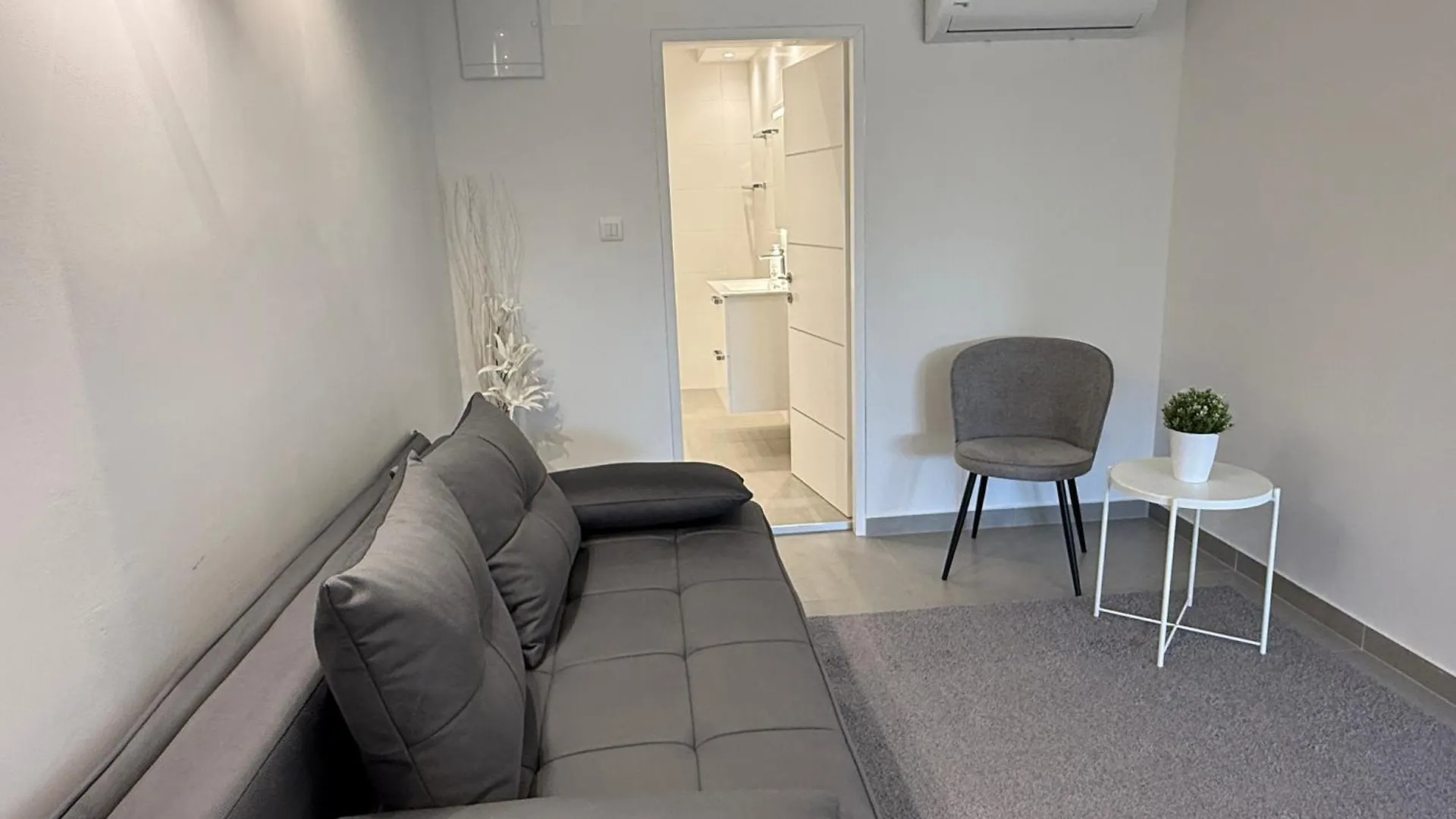 Apartments Roberta Novigrad