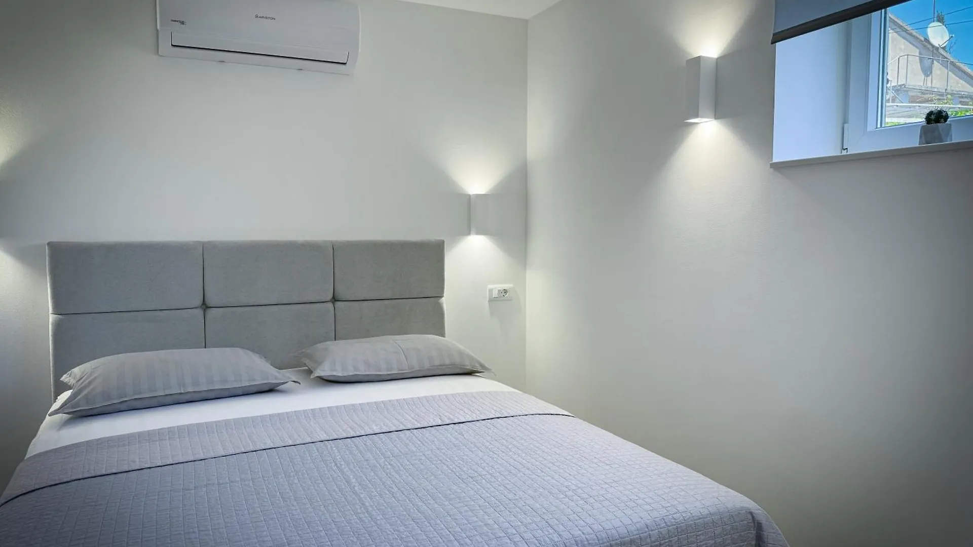 Apartments Roberta Novigrad