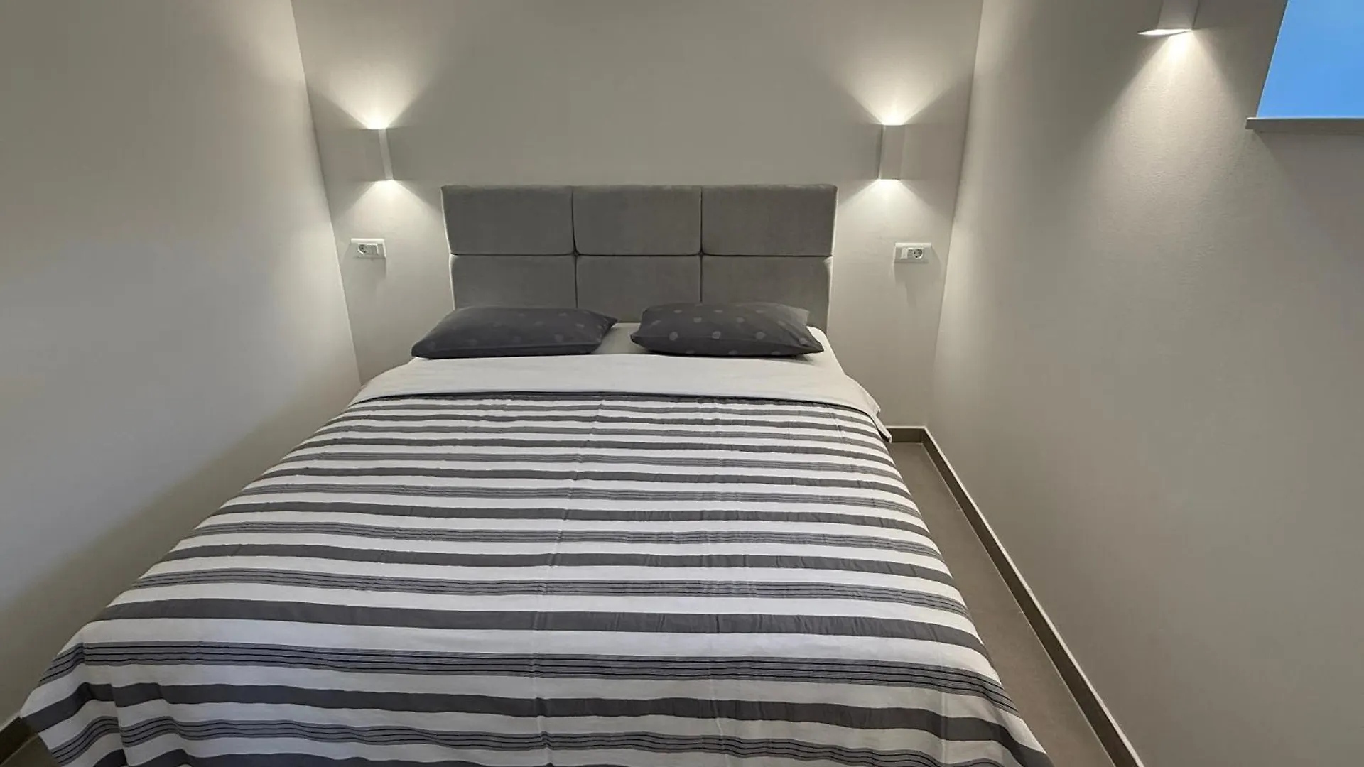 Apartments Roberta Novigrad